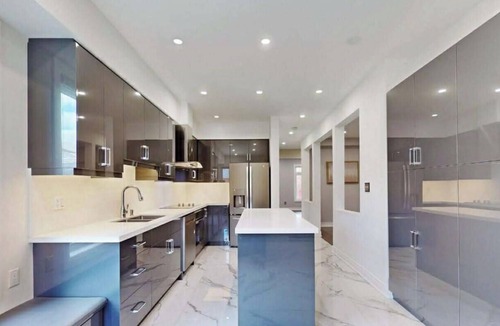 Markham House | 3 bed 2 bath luxury home in Markham