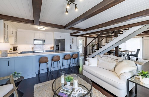 Muskoka Lakes Cottage | 3 bed 3 bath Boathouse on Lake Rosseau