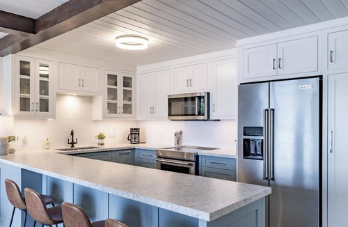 Muskoka Lakes Cottage | 3 bed 3 bath Boathouse on Lake Rosseau