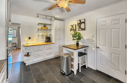 Temple House | 3 Bed, Pool, & Shuffleboard