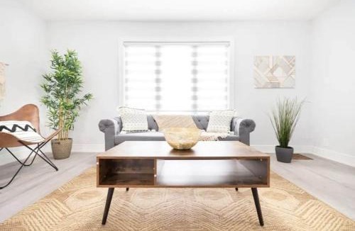 Clanton Park House | 3 Bedroom BOHO Home Near Rogers Downsview Stadium