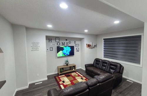 Winnipeg House | 3-bedroom in Devonshire Cozy Haven