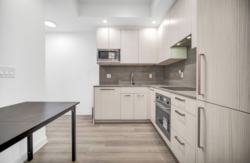 Toronto House | 3-bedroom townhome in nice, quiet Toronto area, also with AC,stairs and bike!