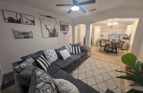Block House Creek House | 3-bedroom vacation home just 18 minutes from Lake Travis