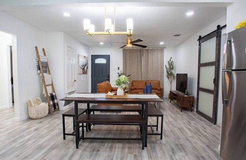 Central Arlington House | 3 Blocks from AT&T Stadium! Amazing Location!
