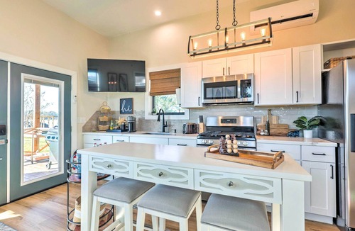 Willis Cabin | 3 Cabins on Lake Conroe: Fish, Swim & Explore!