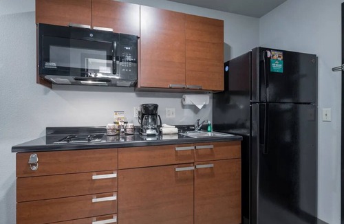 Cheyenne Hotel | 3 Practical Rooms w/Free Parking | The Metropolitan Downtown - 1.4 miles
