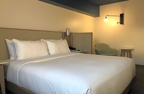 Downtown St. John's Hotel | 3-Star Hotel ∙ DoubleTree by Hilton St. John's Harbourview
