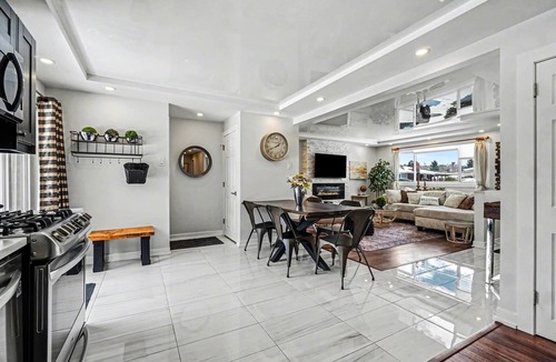 Ottawa Division House | 30+ Night 3BR Home w/Pool, Parking & Putting Green