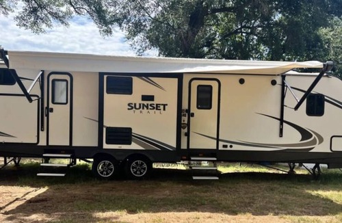 Mount Pleasant House | 37.5 ft camper. Sleeps 9. Delivery option is available.