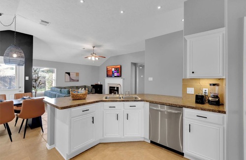 Spring House | 3BD, King Bed, Large Backyard, Office, Safe Neighborhood in Spring