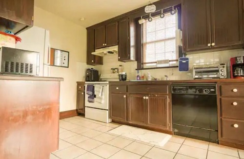 St. Joseph House | 3bdrm 2bath Home in Quite Neighborhood , Work from Home Ready and Near Downtown
