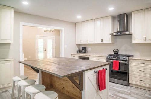 Gulf Hills House | 3BR/2,5BA close to Beach, Casinos & Downtown Ocean Springs! Shorebound