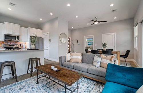 Montopolis House | 3BR Austin Escape | Private Cowboy Pool & Casita