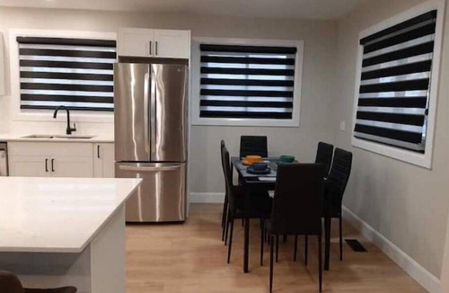 Peterborough House | 3BR Bungalow - North-Central Peterborough - Sleeps 8 - Modern Renovated Home