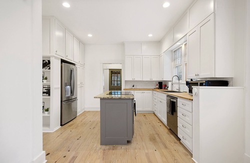 Conway House | 3BR Spacious and Fully Fenced Home with King Bed
