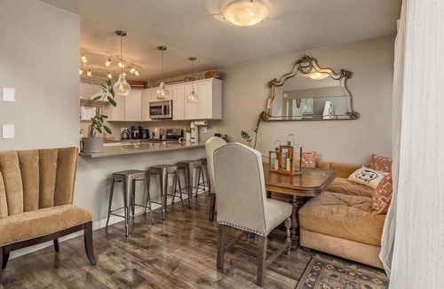 Turnagain House | 3BR w/Views Trails/Airport