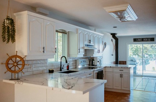 Cecebe Cottage | 3BR Waterfront Retreat with Woodstove & Sauna