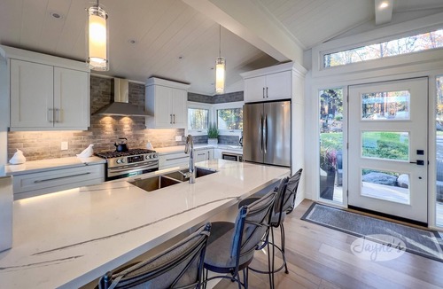 Muskoka Lakes Cottage | 4 bed, 2 bath on Brandy Lake in Port Carling, New Build!