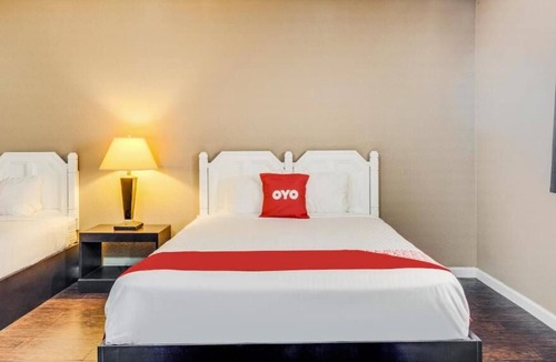 Elk City House | 4 Comfortable Units Close to Ackley Park, National Route 66 Museum, Free Parking