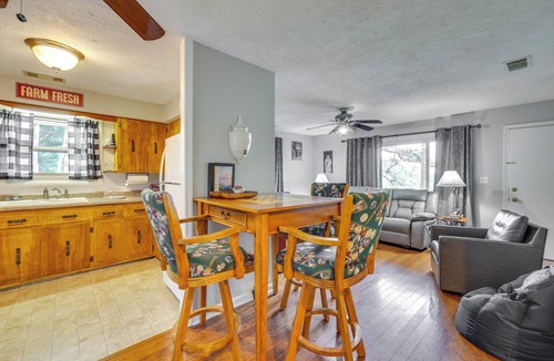 Eureka Springs Apartment | 4 Mi to Dtwn! Ozarks Hideaway w/Furnished Deck