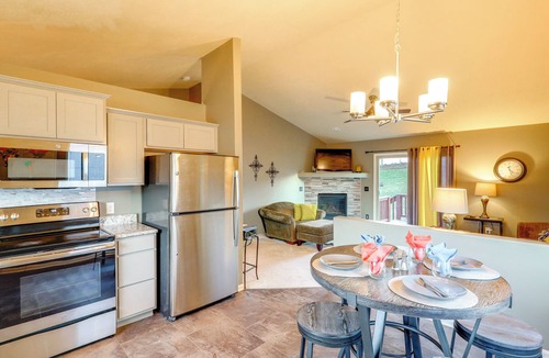 LaPlatte I House | 4 Mi to Offutt AFB - Family Home in Omaha Suburbs!