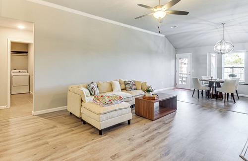Norman Cottage | 4 Mi to OU Campus & Stadium! Suburban Norman Home