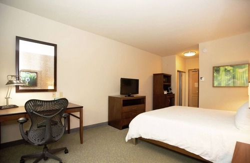 Covington Hotel | 4 Units | Pool & Dining | Near Covington Business District