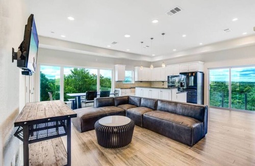 Cedar Creek House | 40-Acre Private Ranch Pool 2 Homes Near Austin.