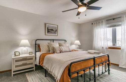 Ames House | 4901 Waller