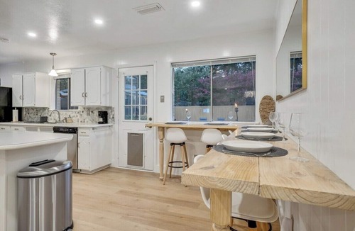 Irving Cottage | 4BR 2B Home With Pool, Hot Tub, Fire Pit