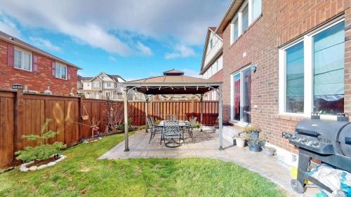 Milton House | 4br Near Hilton Falls - Kelso - Gazebo, Workspace