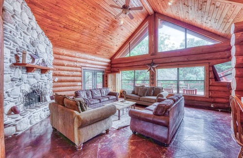 Marble Falls Cabin | 4BR Retreat w/pool- pool table Wheelchair Acc