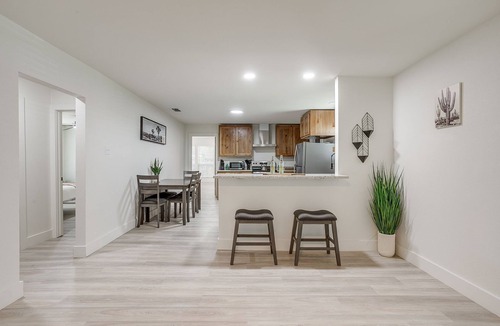Stephenville House | 4BR · Sleeps 9 · Walk to Tarleton · Fenced Yard