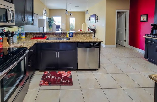 McAllen House | 4BR Smart Luxe Condo w/Pool View, Gated Community: close to Costco & Top Golf