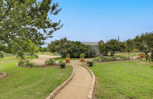 Crowley Cottage | 5 Acres! Countryside Getaway Outside Fort Worth