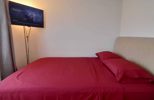 Ottawa Division House | 5 Min Walk to Algonquin College - Private Rooms For Female Students in Ottawa