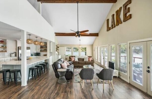 Murchison House | 5 STAR VIEWS! Chef's Kitchen! Boat rental! Kayak/SUP/game room/mauimat