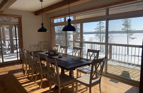 Calabogie Ski Chalet | 5000 sq ft luxury vacation home with 6 bedrooms 7 bathroom.
