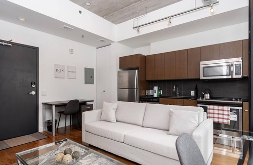 Downtown Winnipeg Condo | (508)Downtown Bright & Cozy 1 Bdr Glasshouse+Fast WiFi(311)