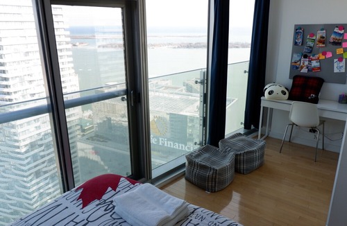 Toronto Entertainment District Condo | 50th+ floor lake view condo beside CN tower