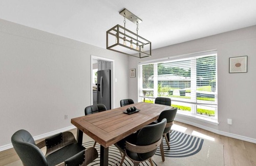 North Arlington House | 5BR | 12 Sleeper | Pool, Game Room, Sun Loungers & BBQ