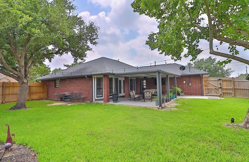 Copperfield House | 6.6 miles to Texas A&M University! Great Beds, Quality Bedding, and Super Clean!