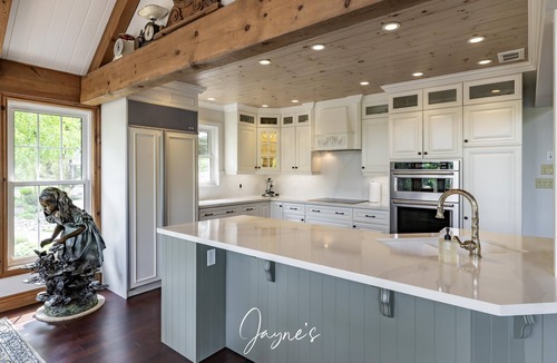 Seguin Cottage | 6 bed 5 bath cottage on Lake Rosseau