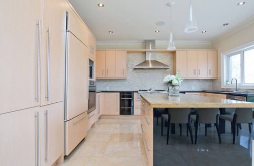 Streetsville House | 6000 sqft Executive 6 BR Home in Prestigious Area