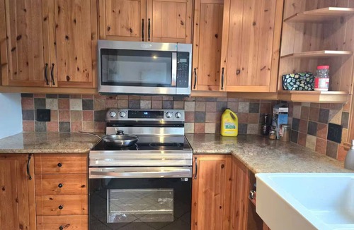 Brossard House | 6BedR with 7 beds Single house 3 private parking