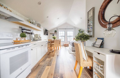 Sitka Apartment | 738 Alice Loop - 4 Sea's Cottage