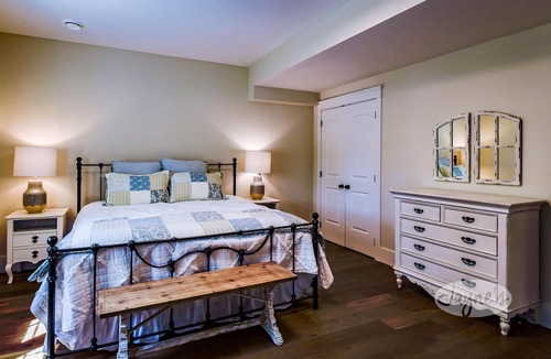 Dorset Cottage | 7Bdrm, 4Bath Dreamy Cottage on LOB. Games Room! All Day Sun!