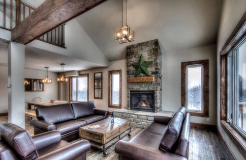 The Blue Mountains Cottage | 8 bdrm newly built LUXURY CHALET at BLUE MOUNTAIN