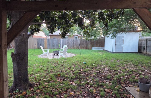 North Arlington House | A home away from home by the stadiums of Arlington.